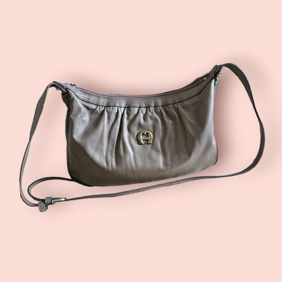1980s Etienne Aigner Taupe Vintage Shoulder Bag - Picture 3 of 12